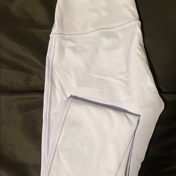 Purple lilac coloured Lulu leggings. - Picture 2 of 2